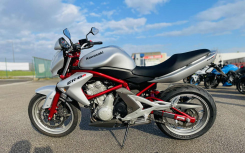 KAWASAKI ER-6