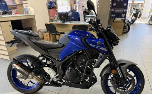 YAMAHA MT-03 AKRAPOVIC