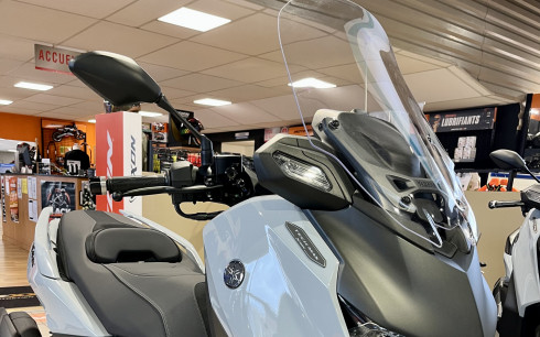 YAMAHA X-MAX 125 TECH MAX