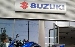 SUZUKI GSX-8R