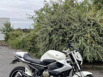 YAMAHA XJ6-N