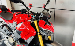 DUCATI STREETFIGHTER V4S NOMBREUSES OPTIONS