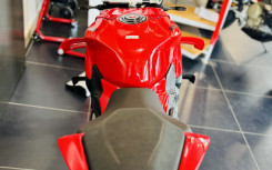 DUCATI STREETFIGHTER V4S NOMBREUSES OPTIONS