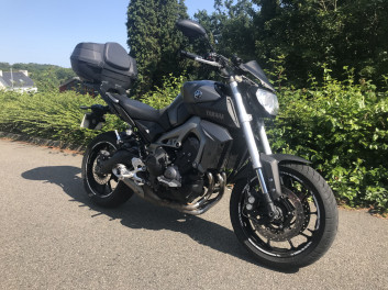YAMAHA MT-09