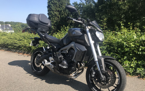 YAMAHA MT-09