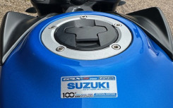 SUZUKI GSX 750