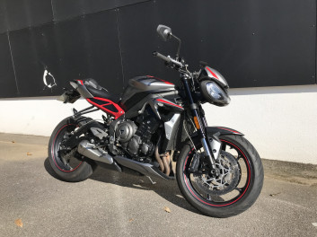 TRIUMPH STREET TRIPLE 675 R