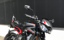 TRIUMPH STREET TRIPLE 675 R