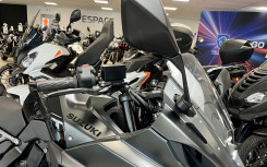 SUZUKI GSX-8R