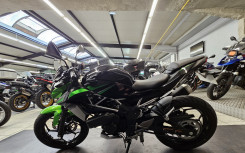 KAWASAKI Z 125 1° MAIN 731 KMS SEULEMENT !