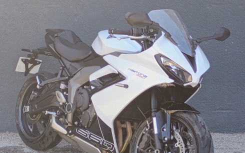 TRIUMPH 	DAYTONA 660