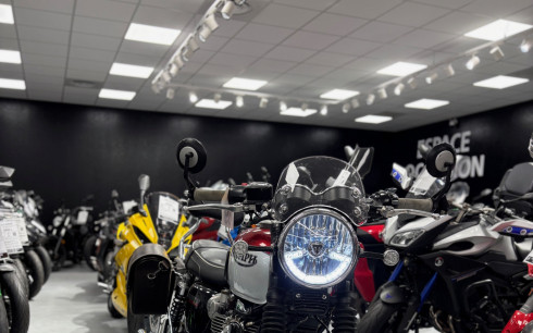 TRIUMPH BONNEVILLE T120