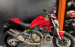 DUCATI MONSTER 821