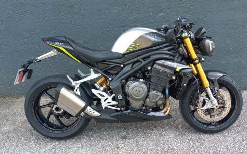 TRIUMPH SPEED TRIPLE 1200 RS