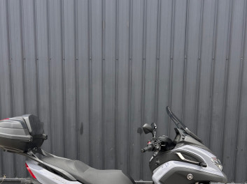 YAMAHA TRICITY 300