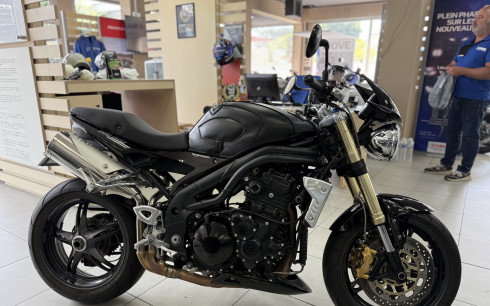 TRIUMPH SPEED TRIPLE 1050