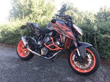 KTM 1290 SUPER DUKE R