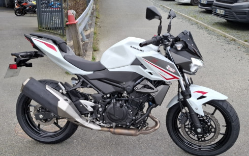 KAWASAKI Z400