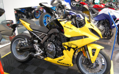 SUZUKI GSX8R