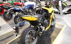 SUZUKI GSX8R