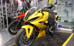 SUZUKI GSX8R