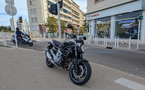 SUZUKI GLADIUS 650 A2