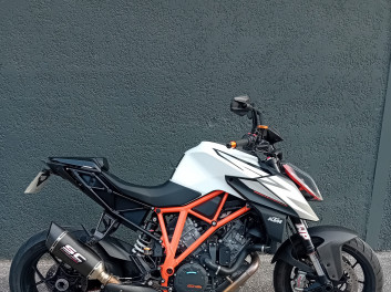 KTM 1290 SUPER DUKE R