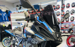 SUZUKI GSX-8R TEAM SUZUKI