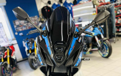 SUZUKI GSX-8R TEAM SUZUKI