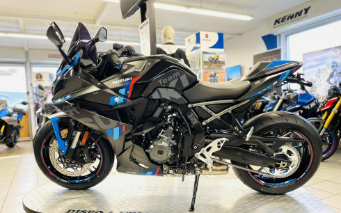 SUZUKI GSX-8R TEAM SUZUKI