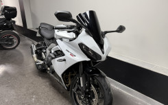 TRIUMPH 	DAYTONA 660 A2