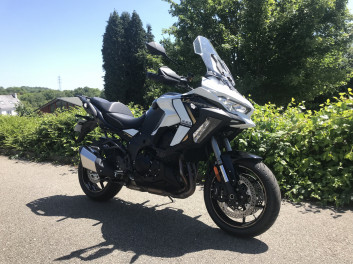 KAWASAKI VERSYS 1100 SE