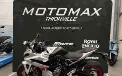 SUZUKI GSX-8R