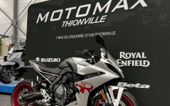 SUZUKI GSX-8R