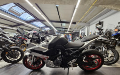 SUZUKI GSX-8R DEMO BIKE 243 KMS SEULEMENT !