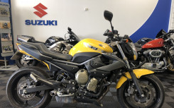 YAMAHA XJ6-N