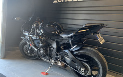 YAMAHA YZF 1000 R1