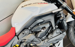 DUCATI MONSTER+ - ETAT NEUF - NOMBREUSES OPTIONS / MONSTER +