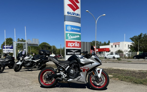 SUZUKI GSX-8R