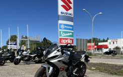 SUZUKI GSX-8R