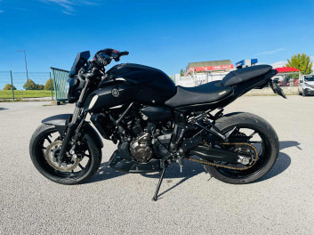 YAMAHA MT-07
