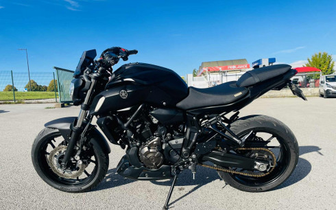 YAMAHA MT-07