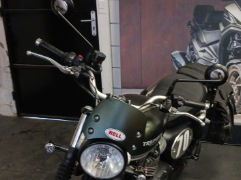 TRIUMPH STREET SCRAMBLER  900