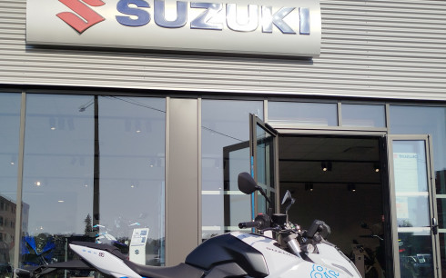 SUZUKI GSX-8S A2
