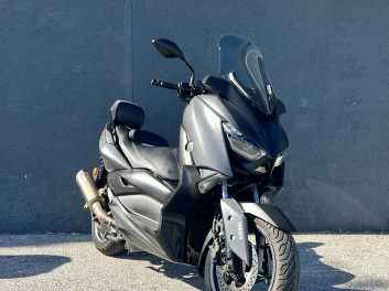 YAMAHA XMAX 300