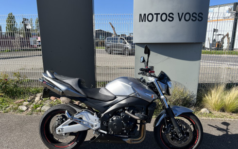 SUZUKI GSR 600