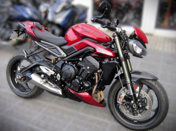TRIUMPH STREET TRIPLE 765 RS