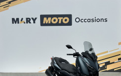 YAMAHA XMAX 300 Tech Max