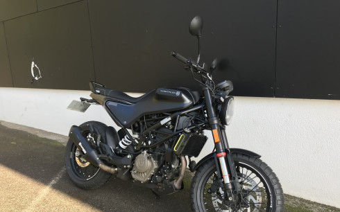 HUSQVARNA SVARTPILEN 125 ABS
