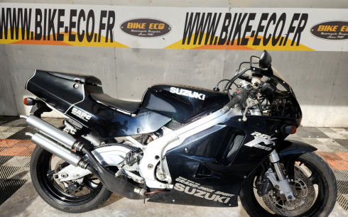 SUZUKI 250 RGV "GRAND PRIX SPIRIT" BLACK EDITION 1991 11236 KMS 7490€ (REF63035)